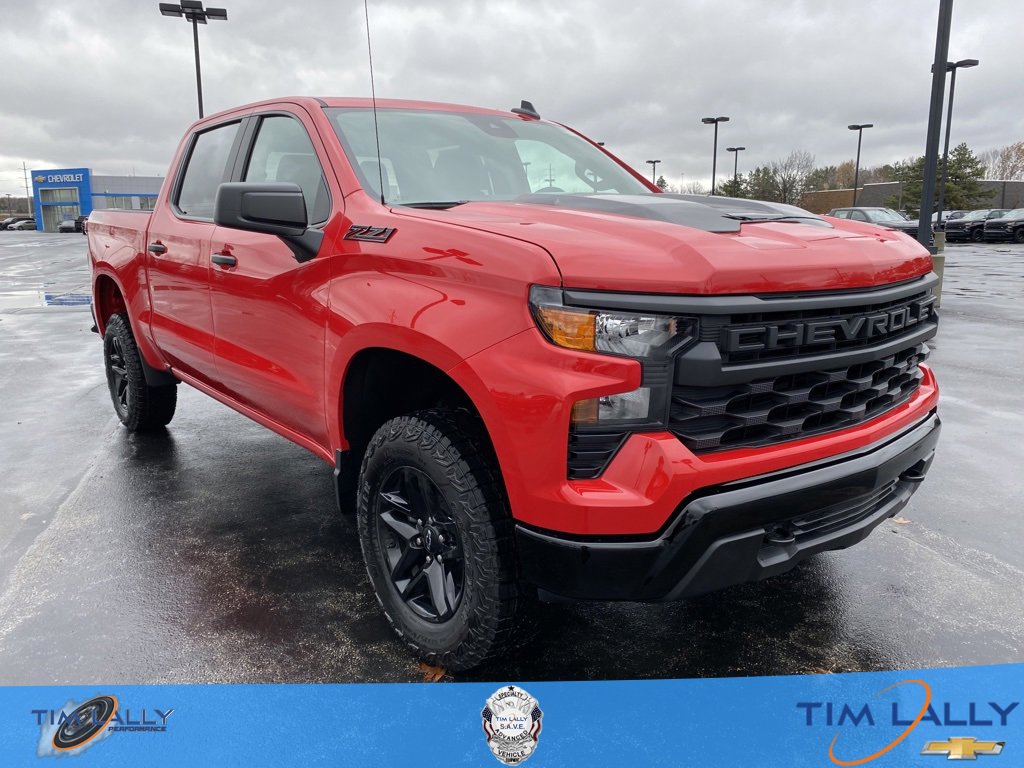 New 2025 Chevrolet Silverado 1500 Custom Trail Boss w/ Dark Appearance Package