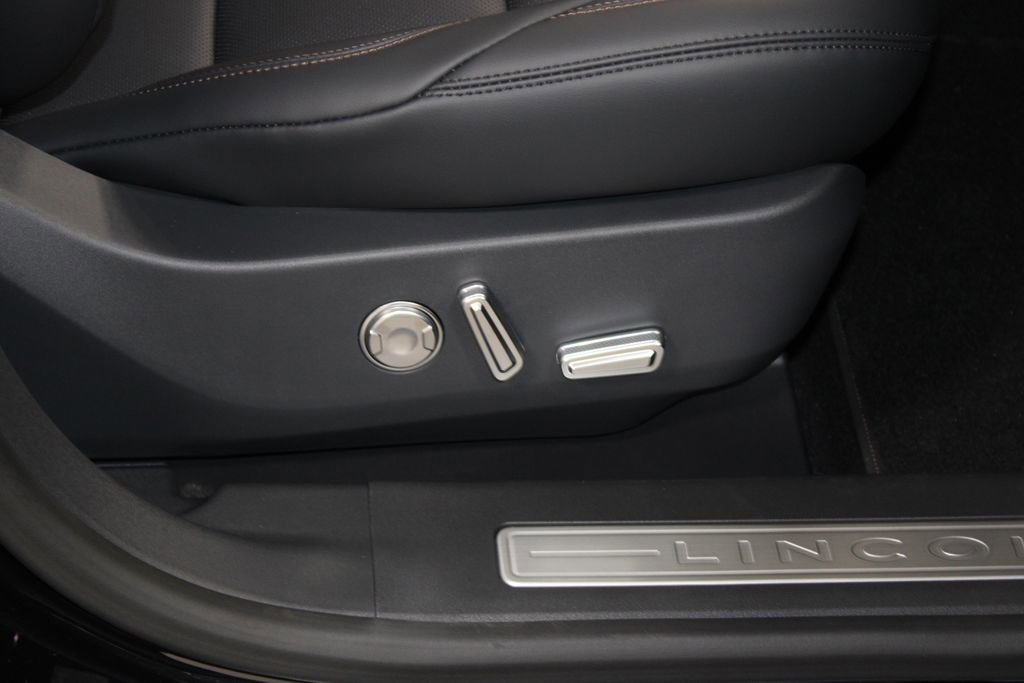 New 2026 Lincoln Nautilus Premier w/ Jet Appearance Package AWD/4WD image 27