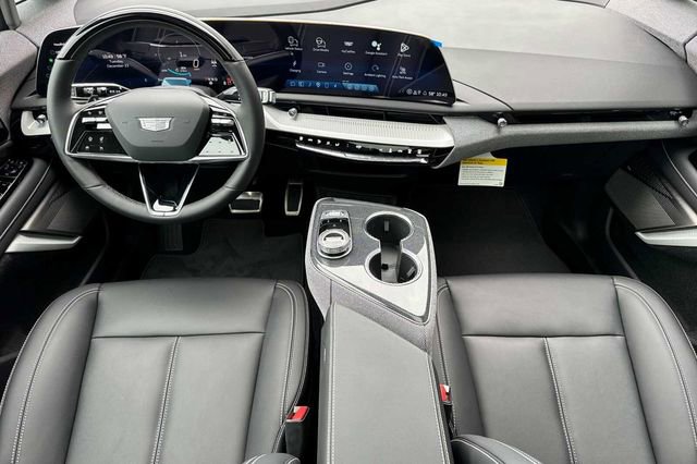 New 2026 Cadillac Optiq Luxury 1 image 13