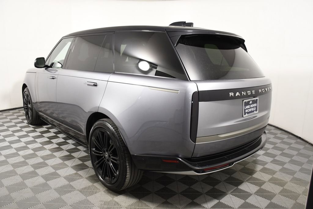 Used 2025 Land Rover Range Rover Long Wheelbase SE AWD/4WD image 4