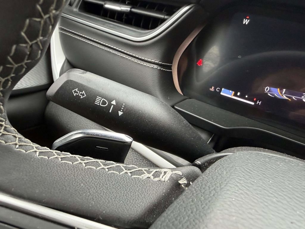 Used 2023 Jeep Grand Cherokee L Laredo AWD/4WD image 37