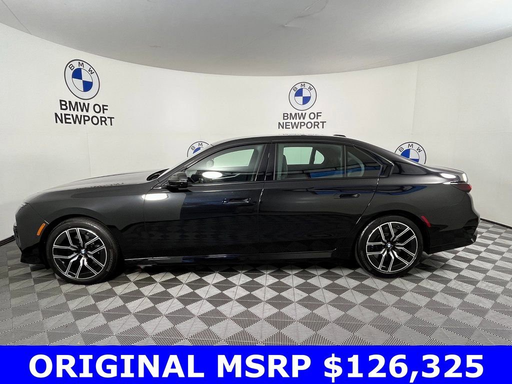 Used 2025 BMW 760i xDrive w/ Premium Package image 12