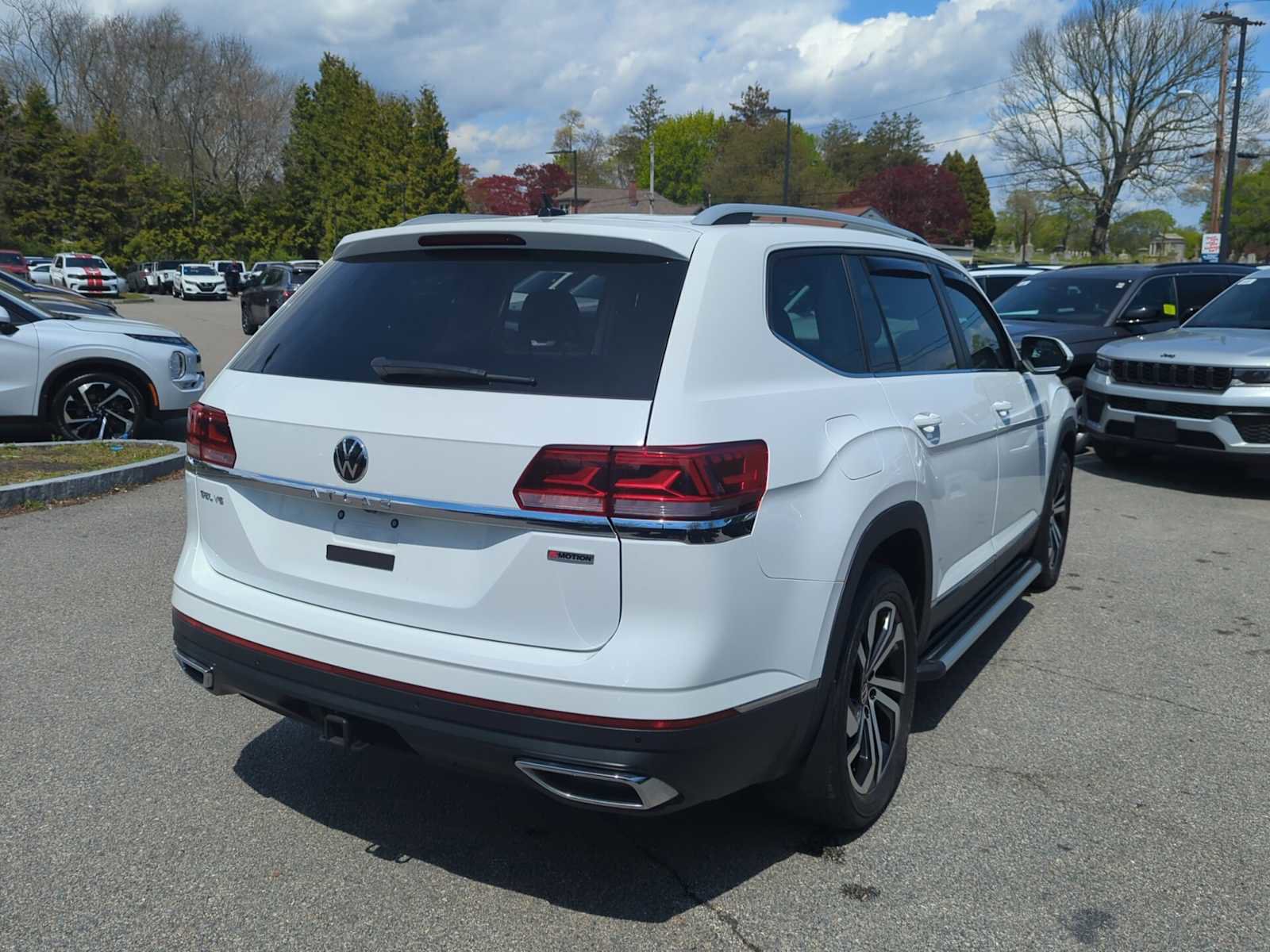 Used 2022 Volkswagen Atlas SEL AWD/4WD image 6