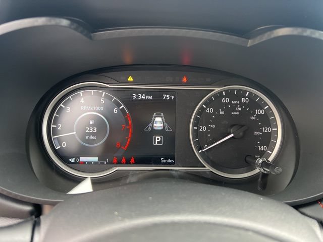 Used 2025 Nissan Versa SR w/ Trunk Package FWD image 17