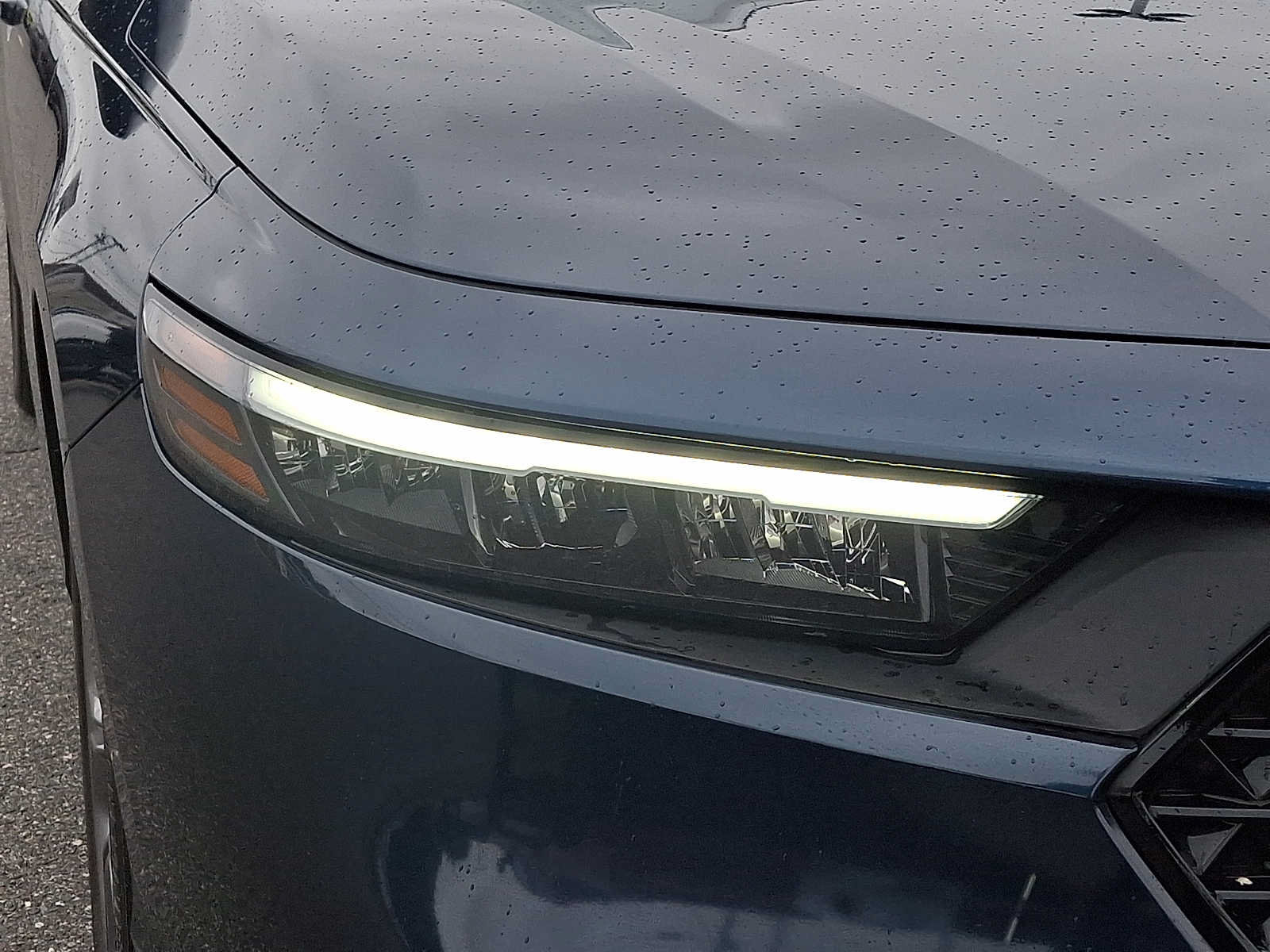 Used 2023 Honda Accord EX image 9