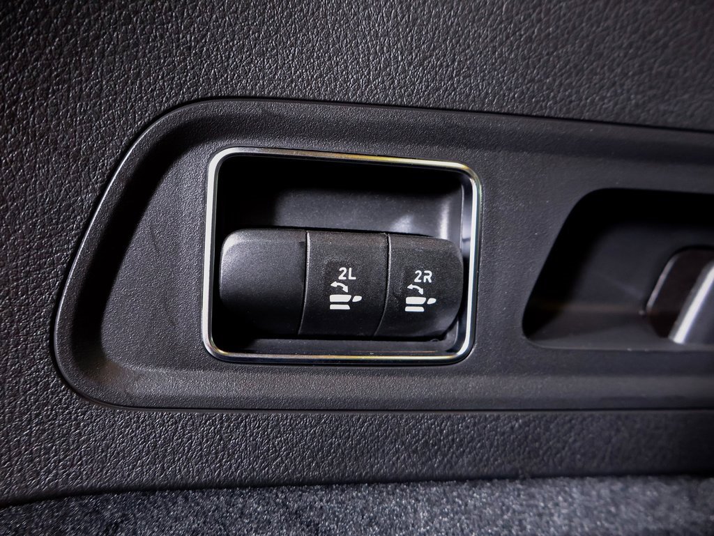 Used 2025 Mercedes-Benz GLS 450 4MATIC image 14