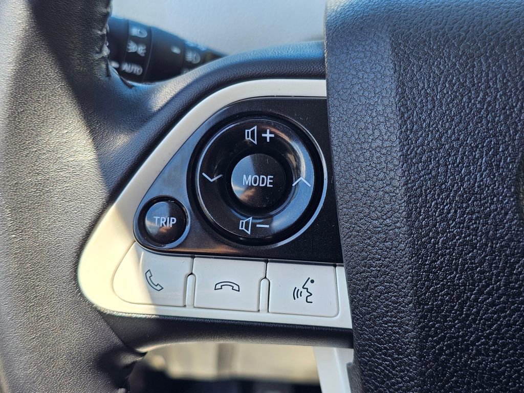 Used 2017 Toyota Prius Three Touring FWD image 31