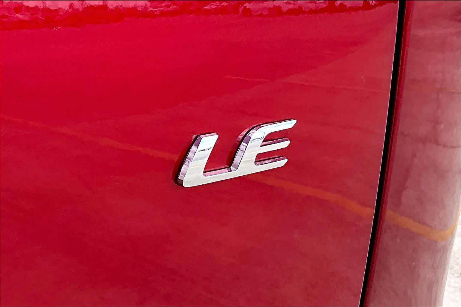 Used 2026 Toyota Corolla Cross LE FWD image 10