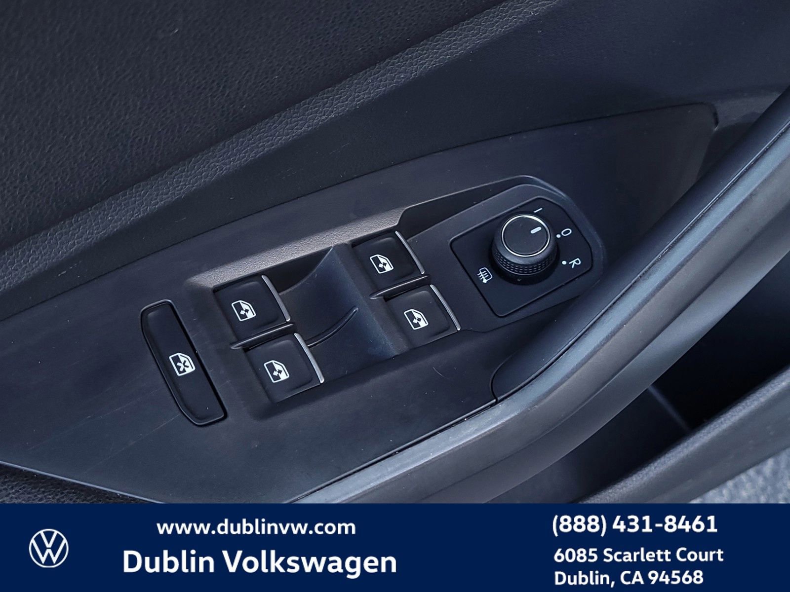 Used 2024 Volkswagen Jetta SE image 11