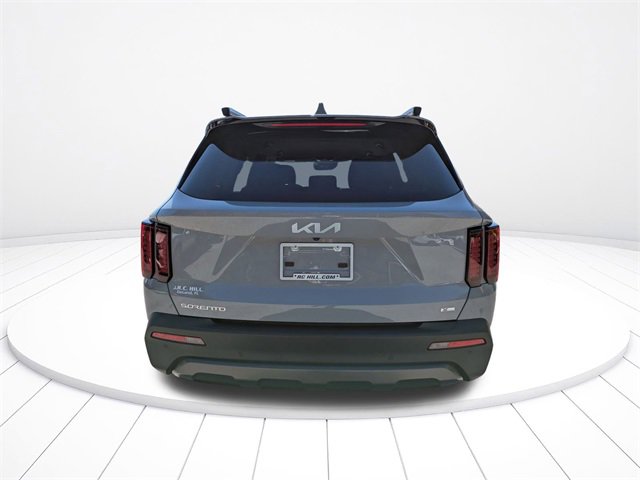 Used 2023 Kia Sorento S image 5