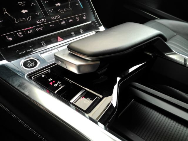 Used 2022 Audi e-tron Premium Plus AWD/4WD image 49