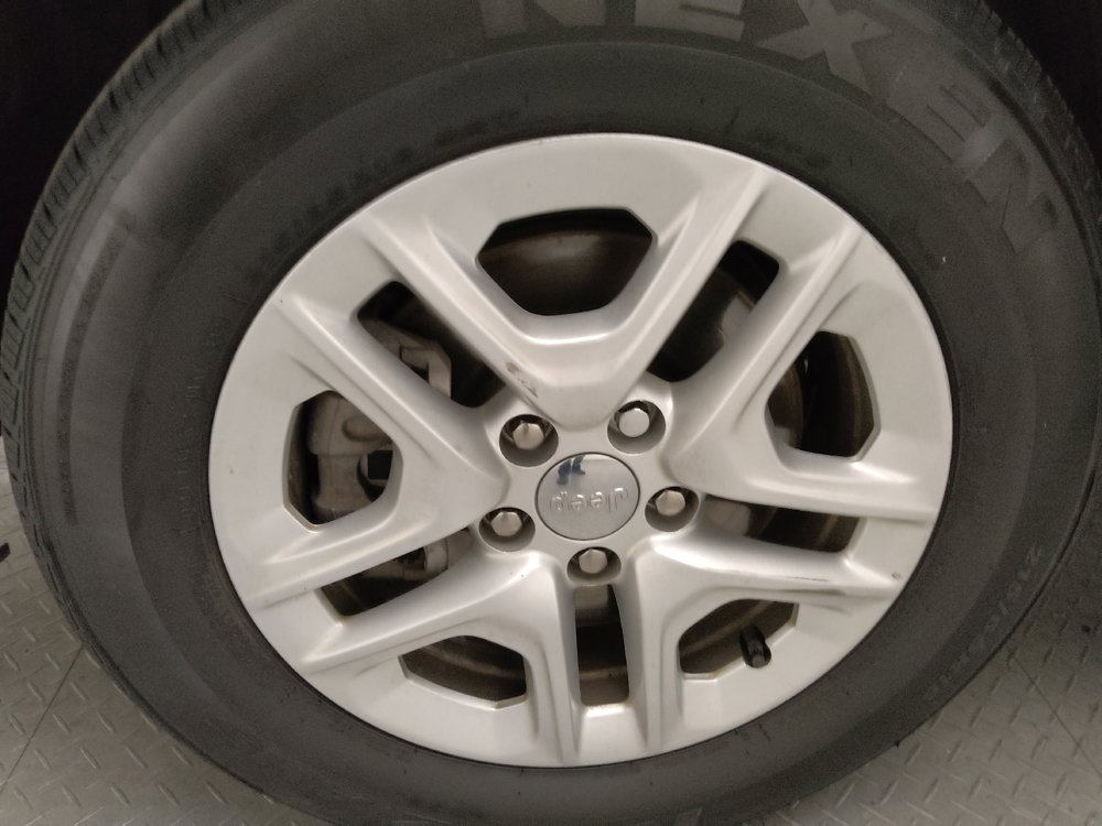 Used 2018 Jeep Compass Sport w/ Tech Group image 31