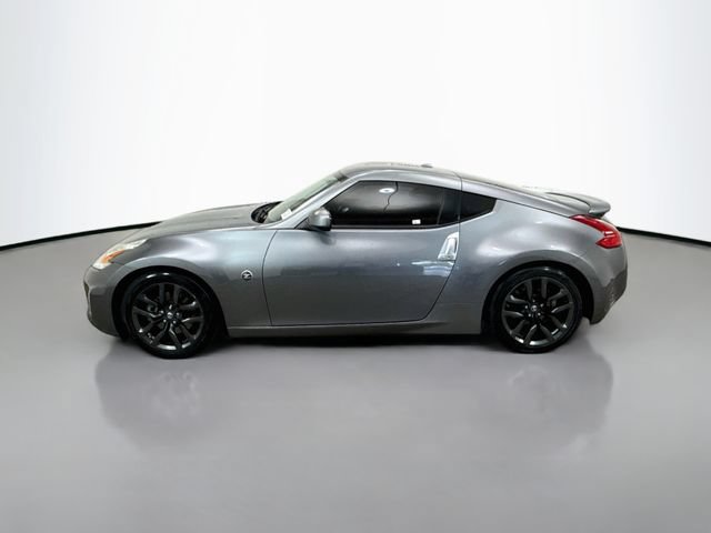 Used 2017 Nissan 370Z Touring RWD image 4