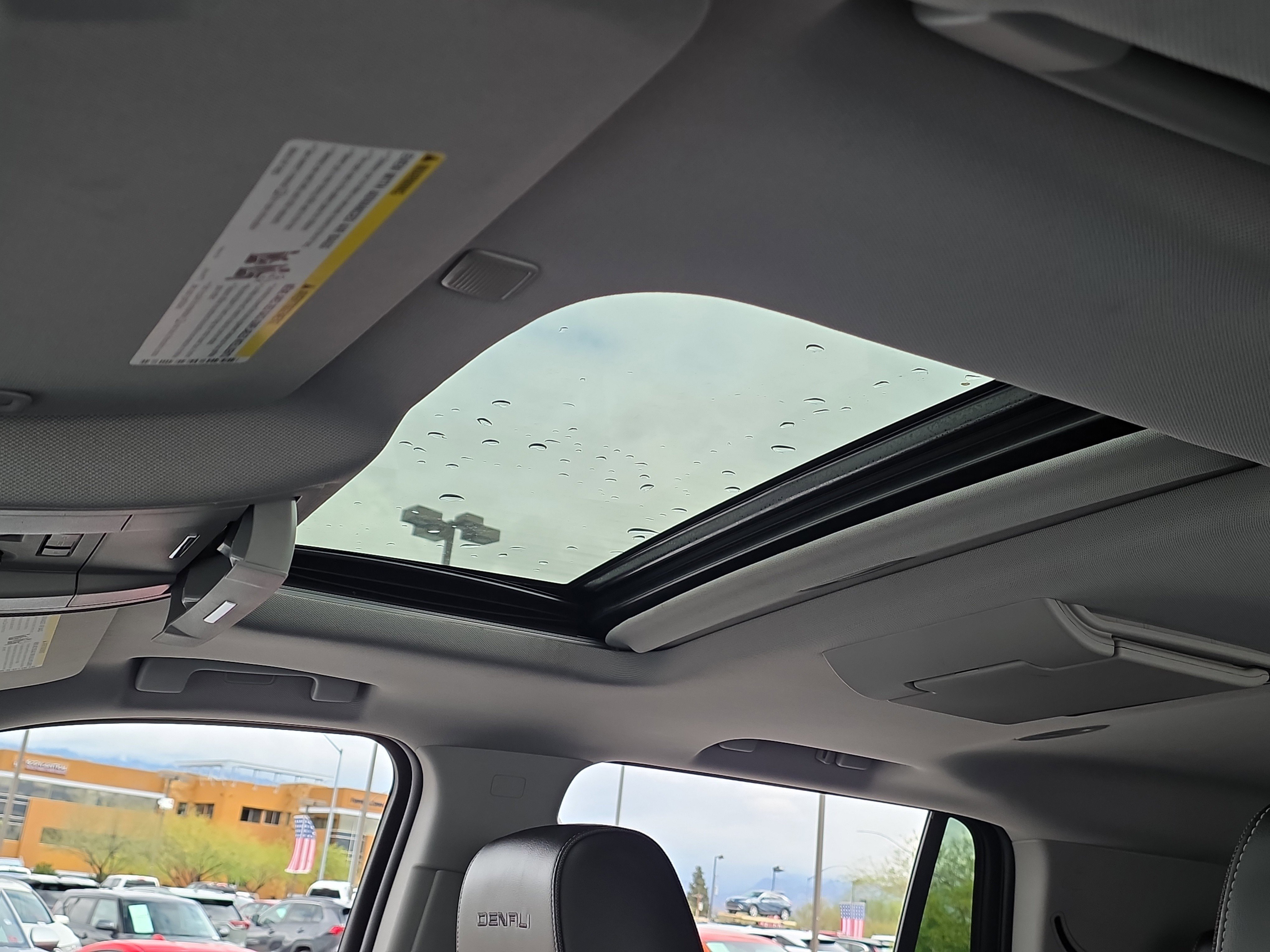 Used 2018 GMC Yukon Denali w/ Open Road Package image 18