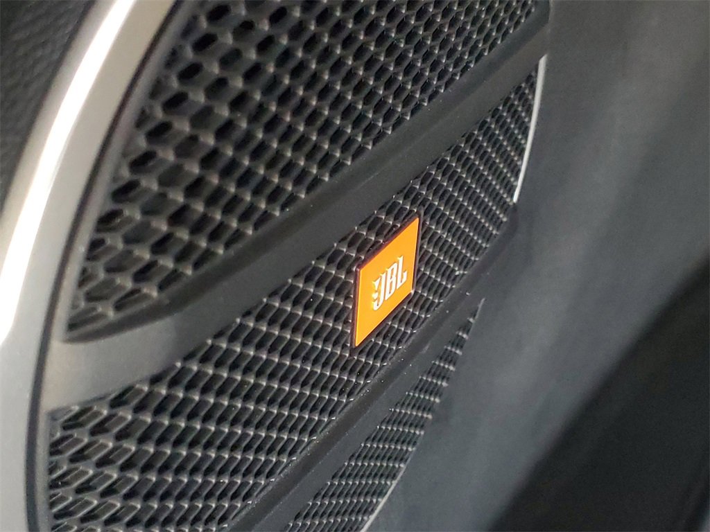 Used 2023 Toyota Corolla Cross XLE image 9