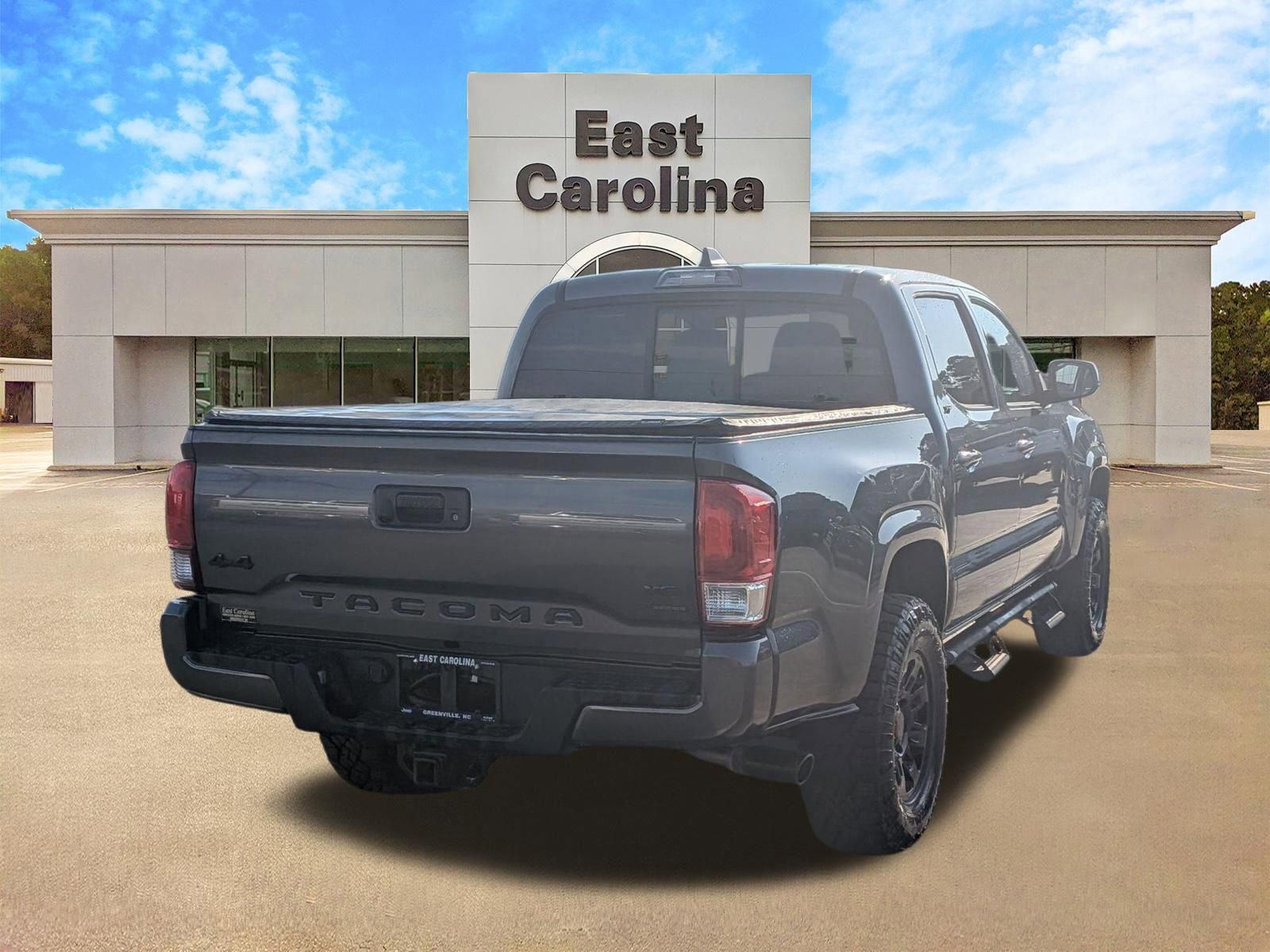 Used 2022 Toyota Tacoma SR image 3