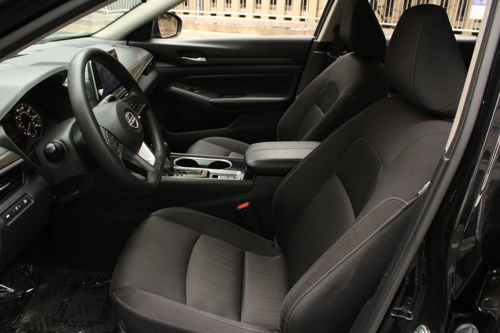 Used 2024 Nissan Altima 2.5 SV AWD/4WD image 14