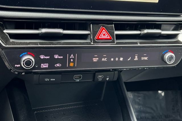 Used 2025 Kia Niro Wave image 27
