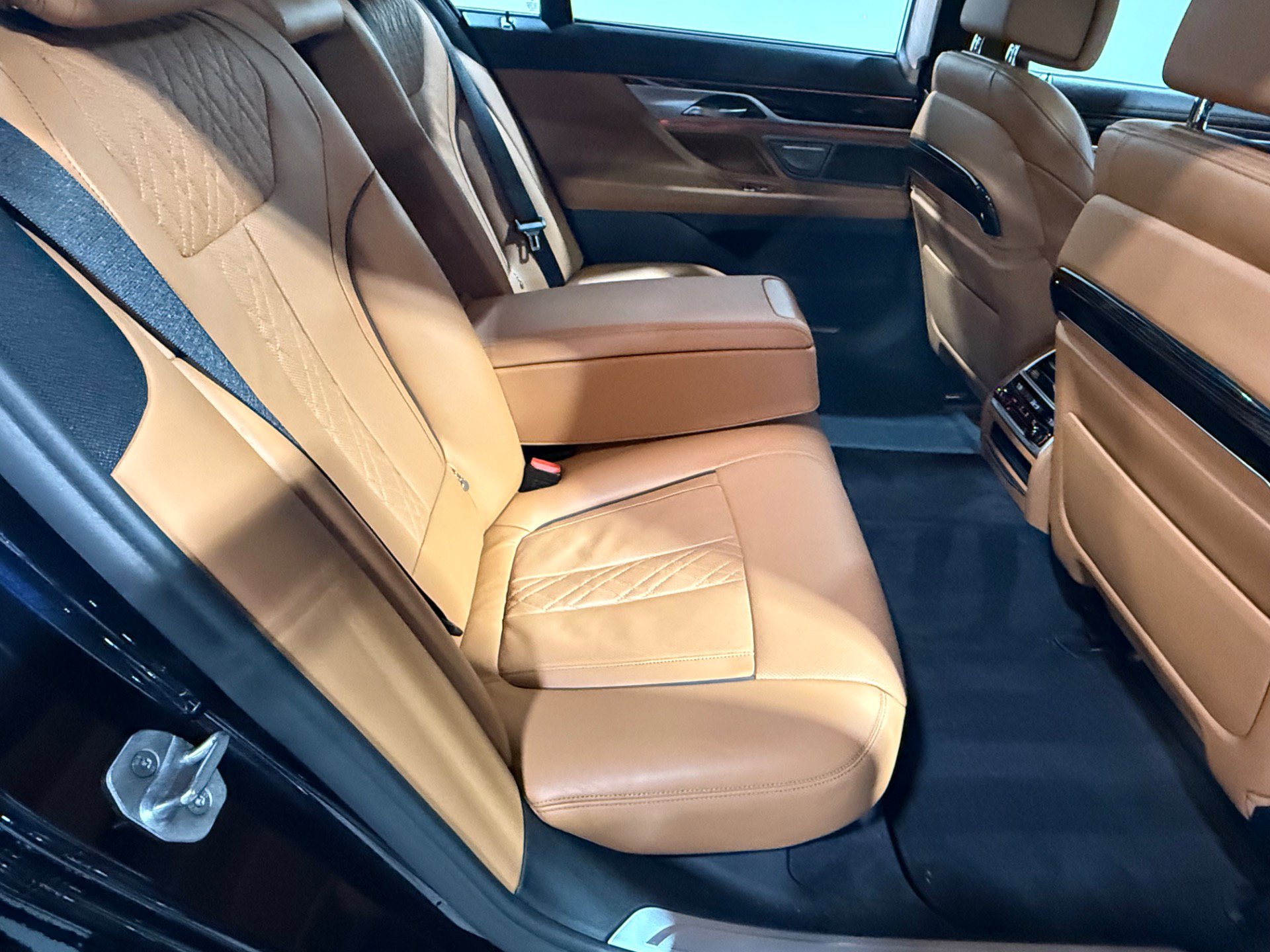 Used 2022 BMW 740i xDrive w/ M Sport Package image 73