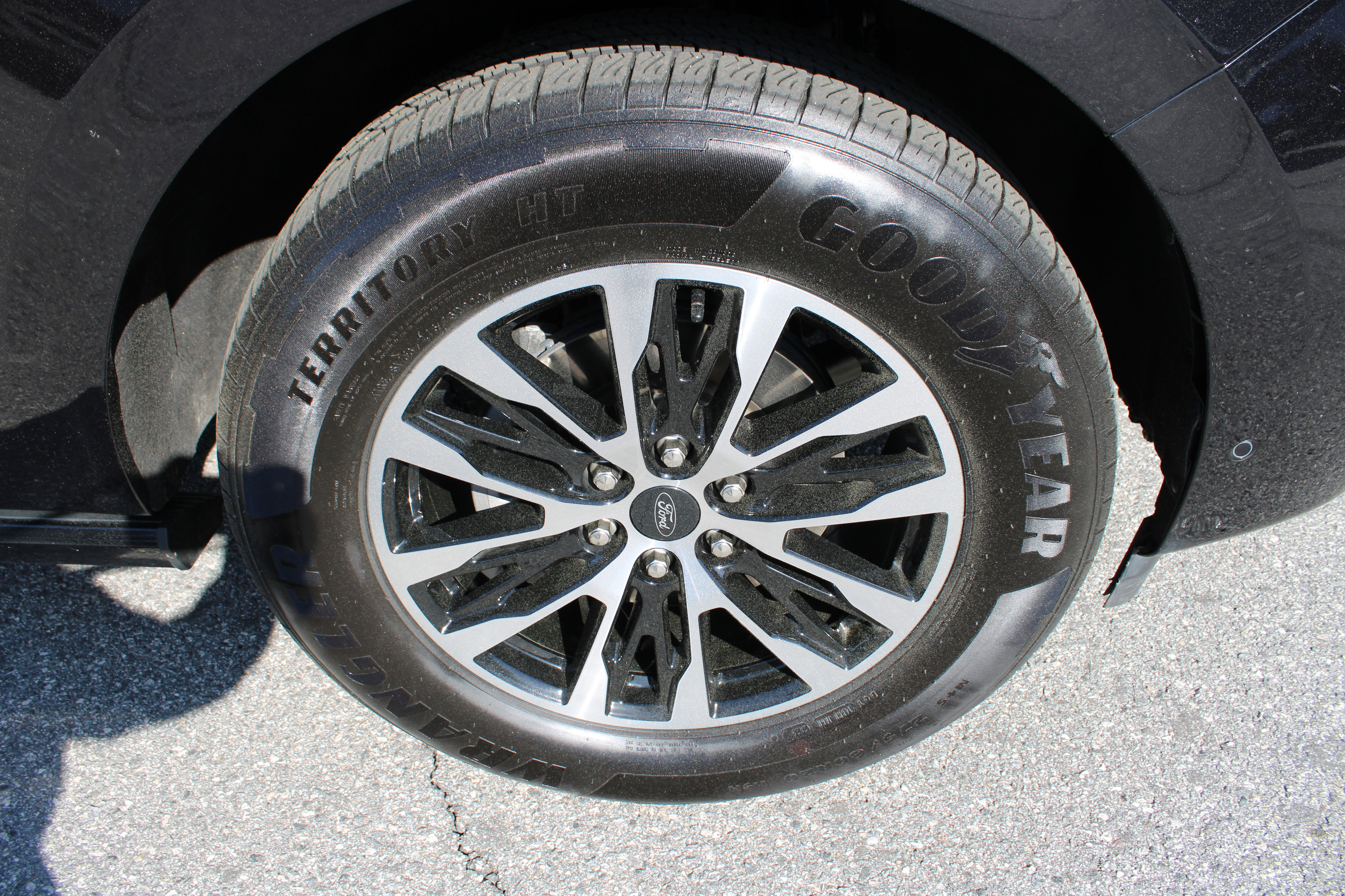 Used 2025 Ford Expedition Platinum image 11