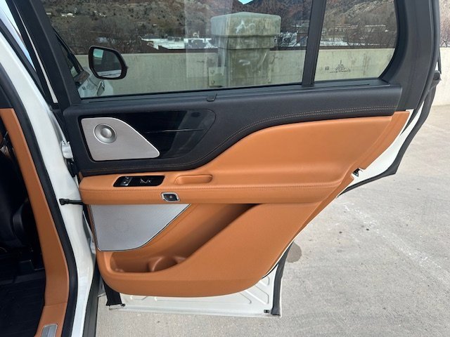 Used 2022 Lincoln Aviator Black Label Grand Touring w/ Class IV Trailer Tow Package image 18