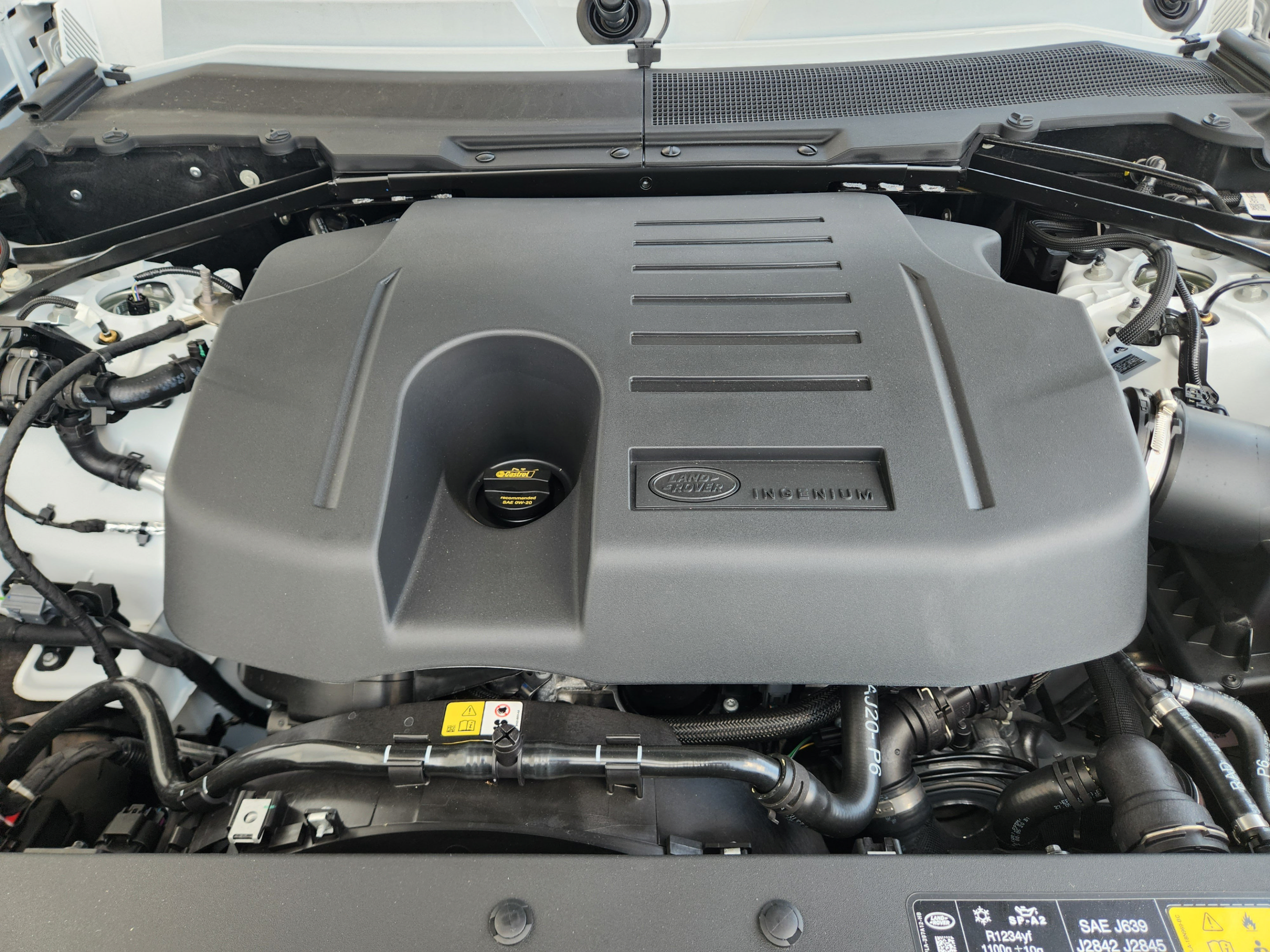 New 2026 Land Rover Defender 130 X-Dynamic SE AWD/4WD image 31