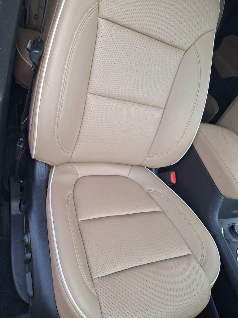 Used 2023 Chevrolet Traverse Premier image 29