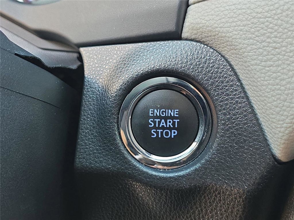 Used 2021 Toyota RAV4 XLE image 25