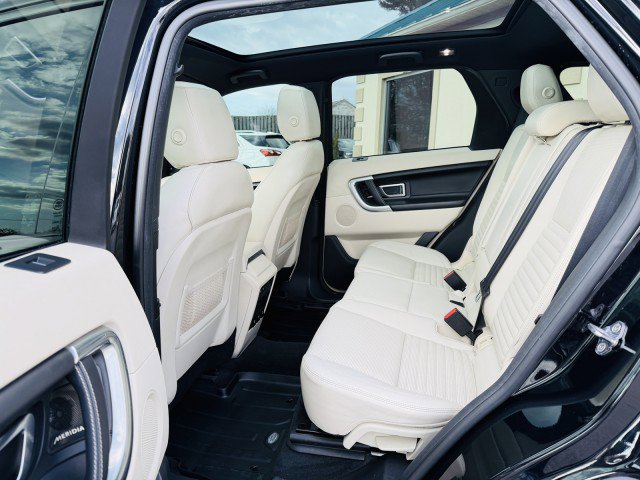 Used 2018 Land Rover Discovery Sport HSE Luxury image 7