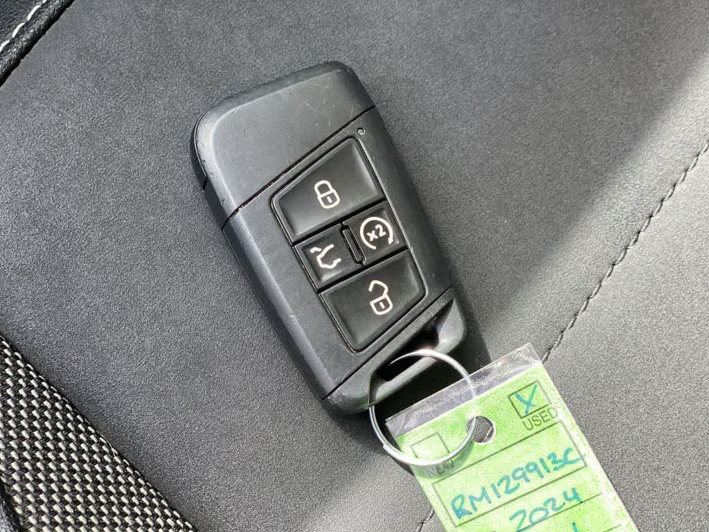 Used 2024 Volkswagen Taos SE AWD/4WD image 26