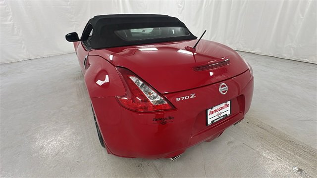 Used 2017 Nissan 370Z Touring image 5