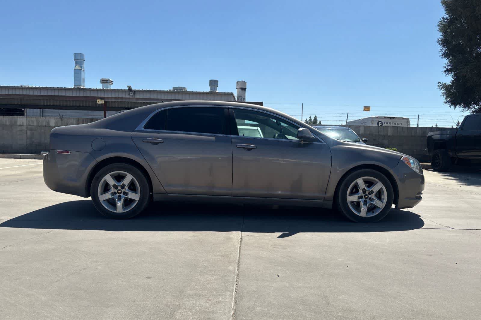 Used 2010 Chevrolet Malibu LT w/ Power Convenience Package FWD image 9