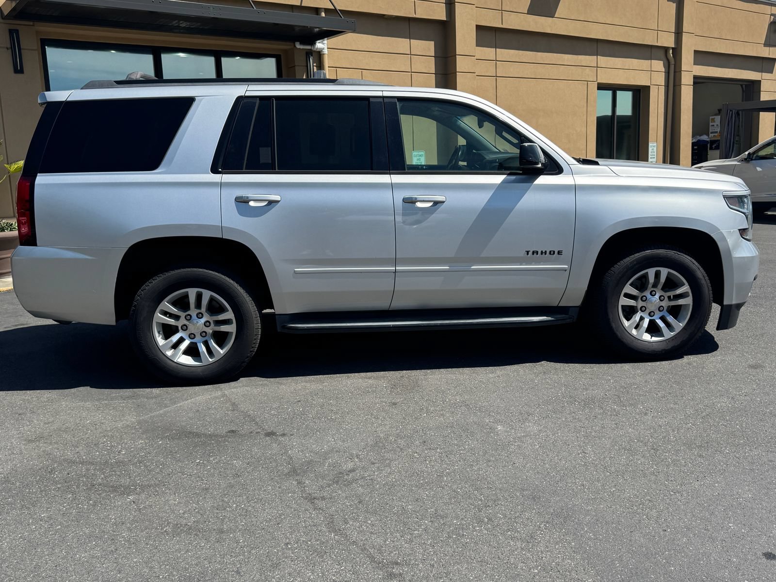 Used 2018 Chevrolet Tahoe Premier w/ RST 6.2L Performance Edition AWD/4WD image 8