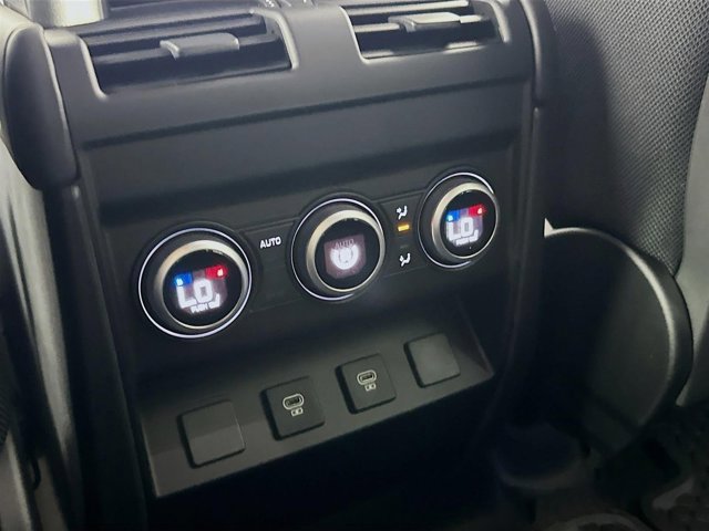 Used 2025 Land Rover Defender 110 X image 27