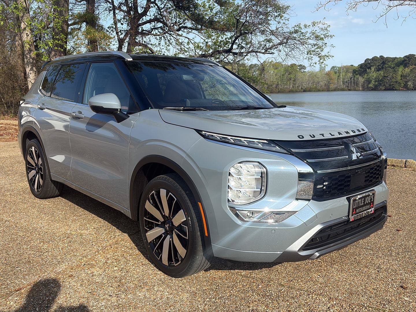 New 2026 Mitsubishi Outlander SEL FWD image 1
