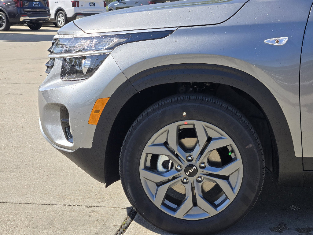 New 2026 Kia Seltos LX image 5