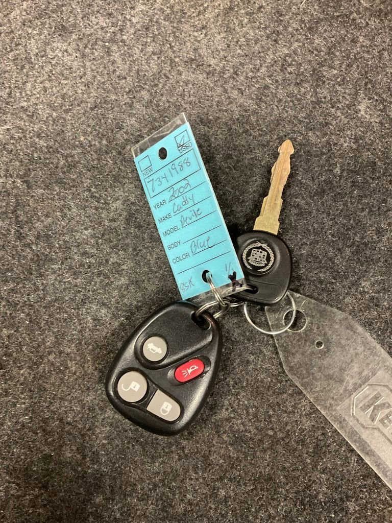 Used 2000 Cadillac De Ville w/ Comfort/Convenience Pkg image 25