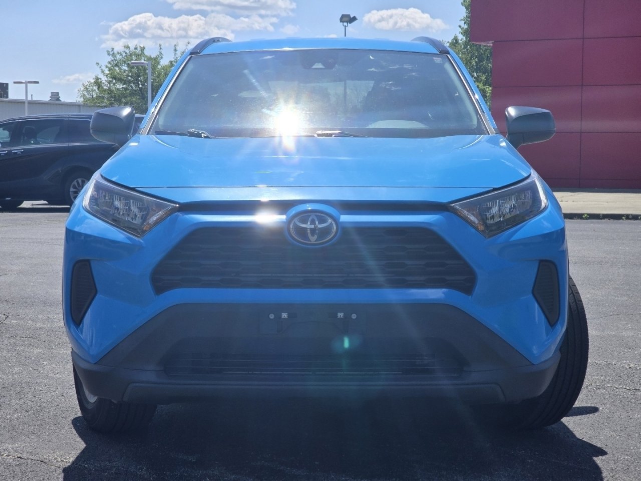 Used 2021 Toyota RAV4 LE AWD/4WD image 8