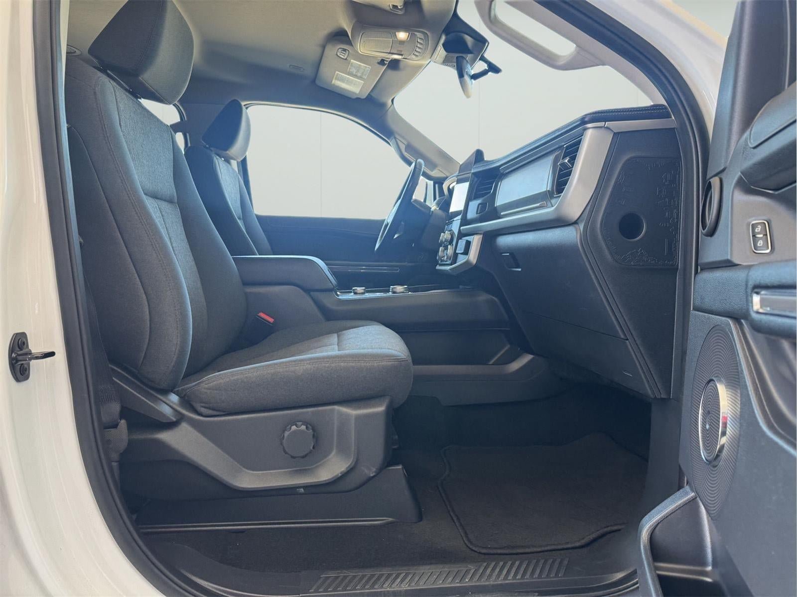 Used 2024 Ford Expedition Max XLT AWD/4WD image 29