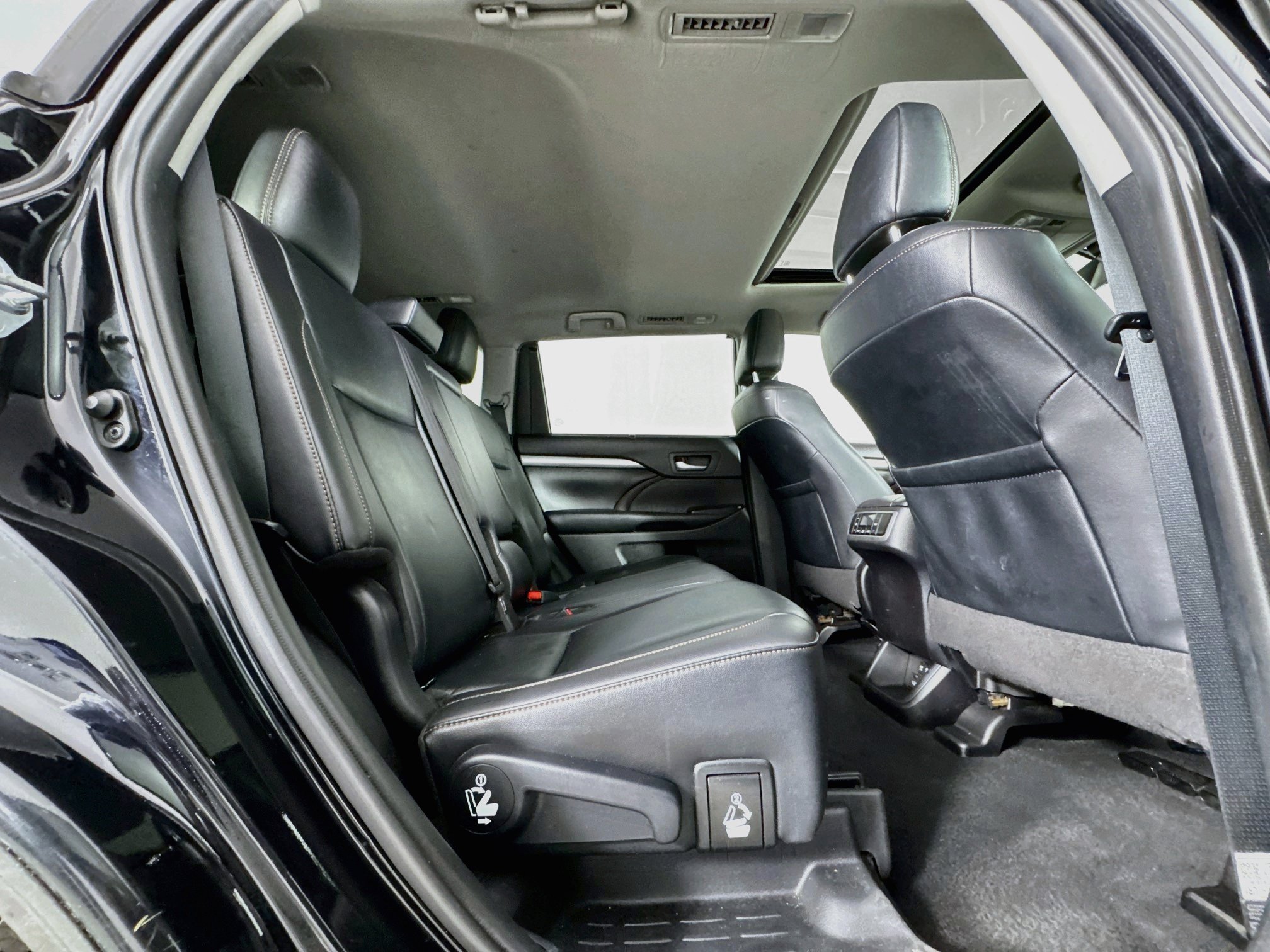 Certified 2019 Toyota Highlander XLE AWD/4WD image 29