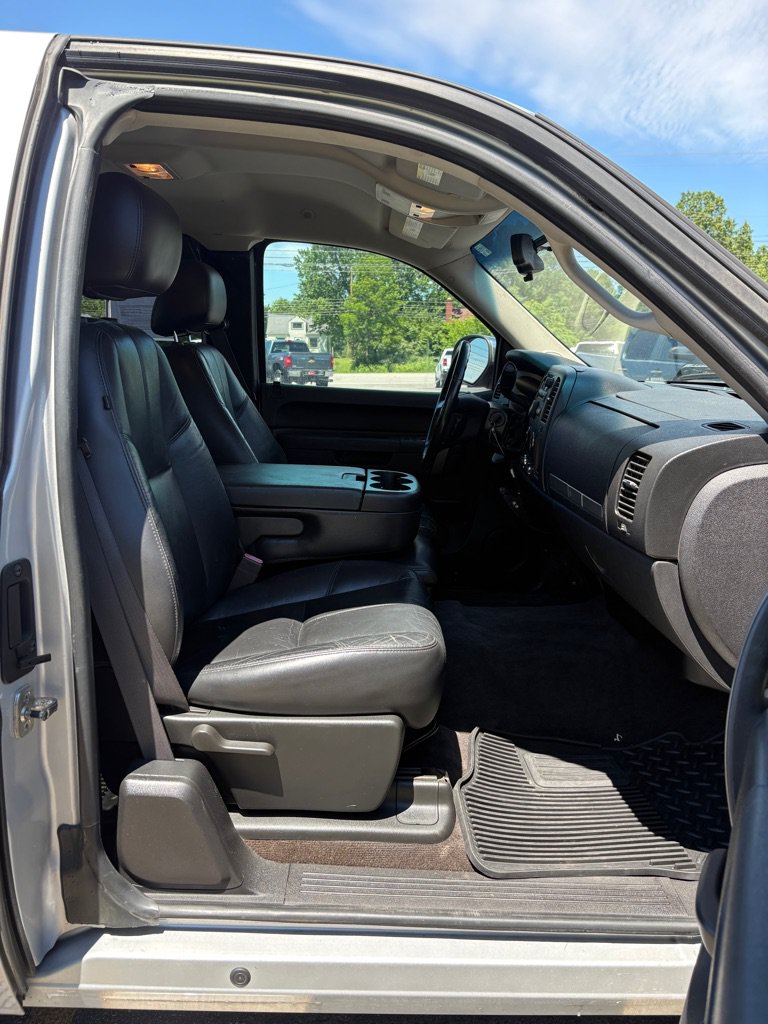 Used 2011 Chevrolet Silverado 1500 LT w/ Florida Edition RWD image 13