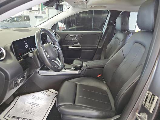 Used 2021 Mercedes-Benz GLA 250 4MATIC w/ Premium Package image 12