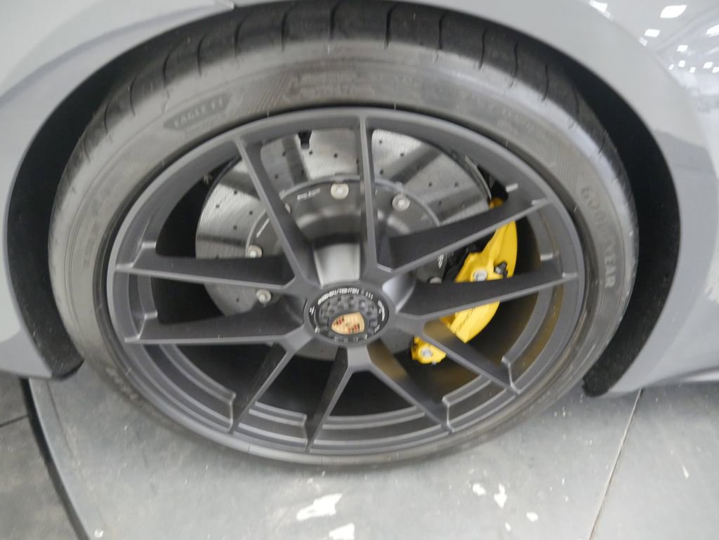 Certified 2025 Porsche 911 Carrera GTS image 16