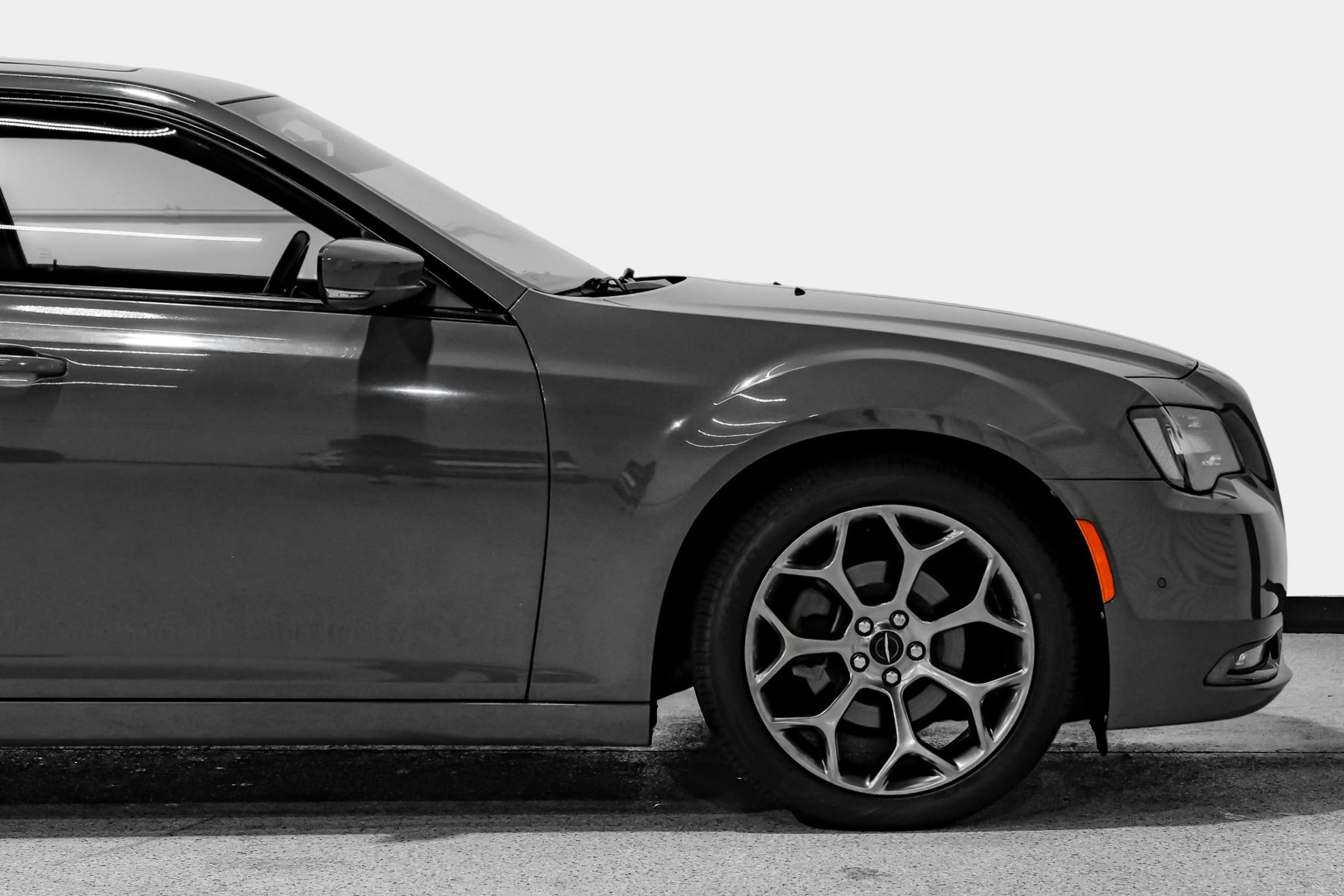Used 2018 Chrysler 300 S w/ 300S Premium Group RWD image 15