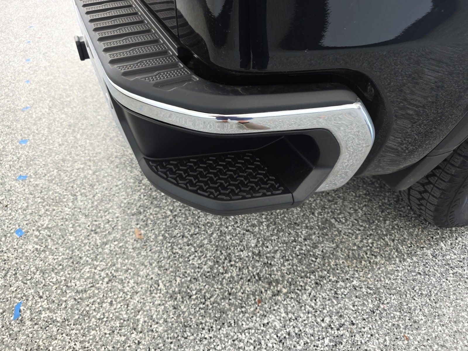 Used 2024 GMC Sierra 1500 SLT w/ SLT Premium Package image 17