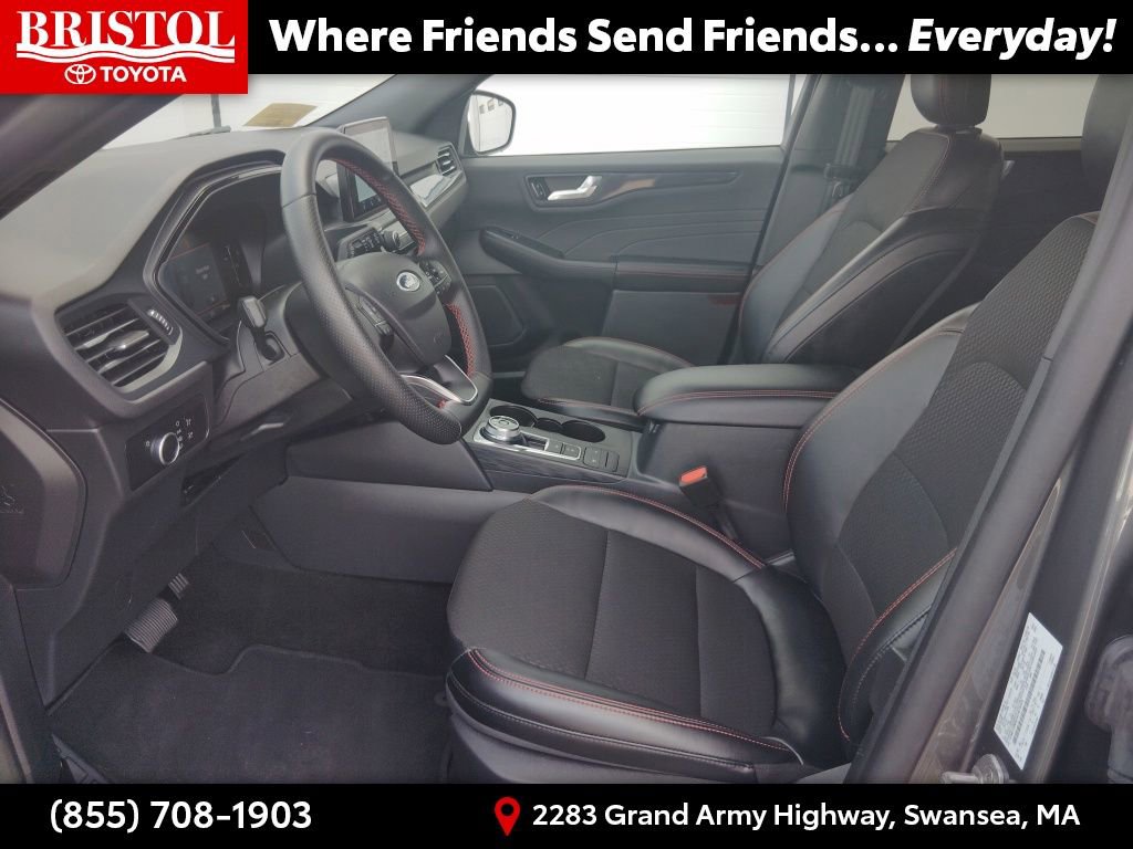 Used 2025 Ford Escape ST-Line image 14