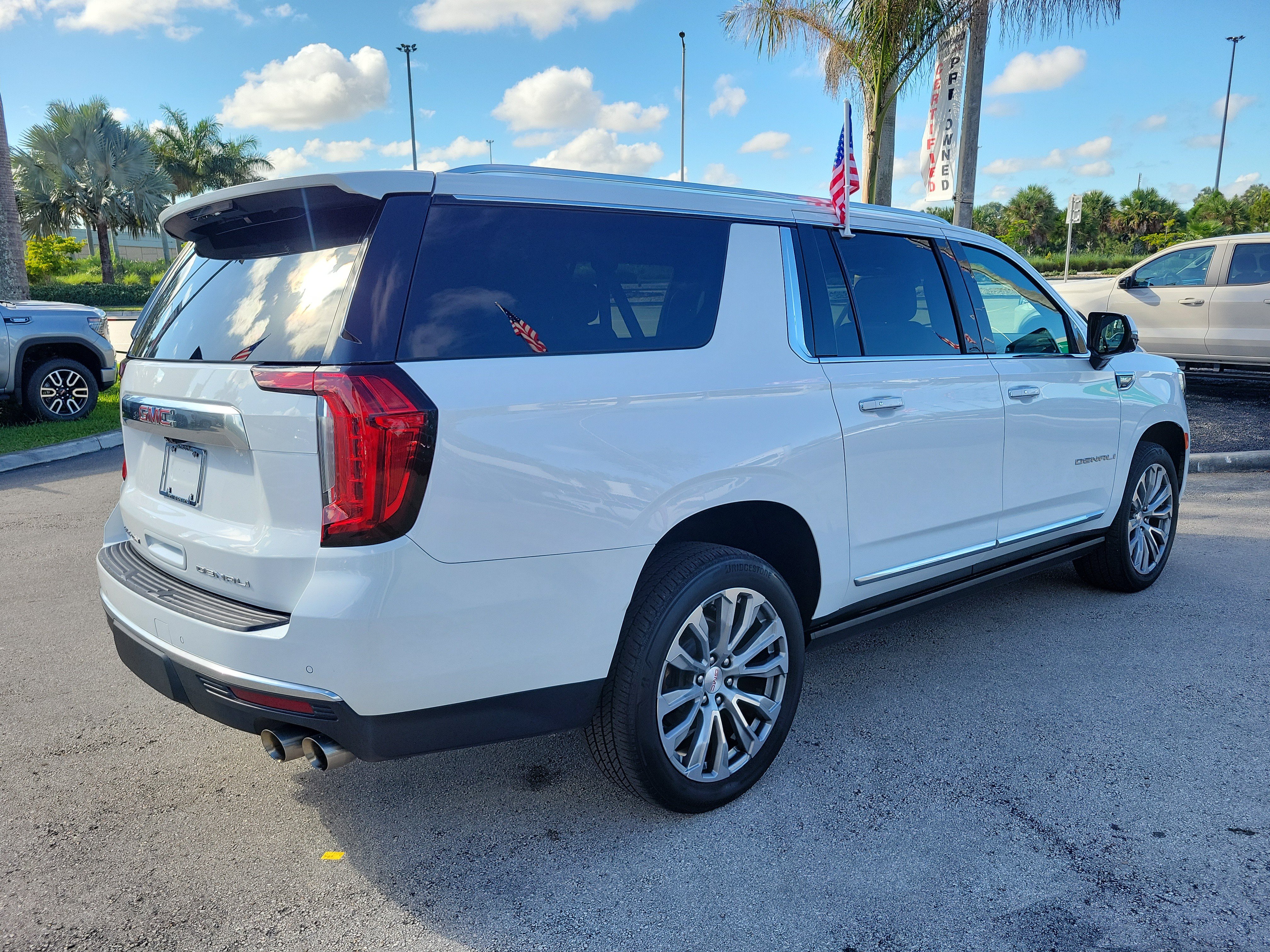 Used 2021 GMC Yukon XL Denali w/ Denali Premium Package RWD image 5