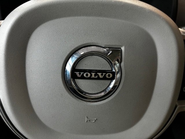 Used 2020 Volvo XC90 T5 Momentum w/ Protection Package Premier image 20