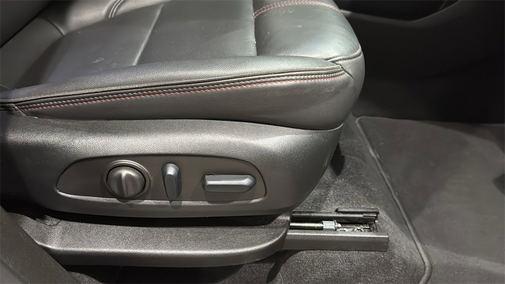 Used 2023 Chevrolet Traverse RS image 13