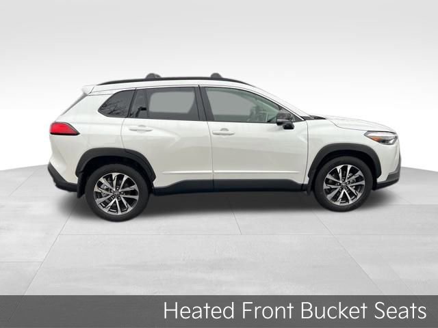 Used 2025 Toyota Corolla Cross XLE image 8